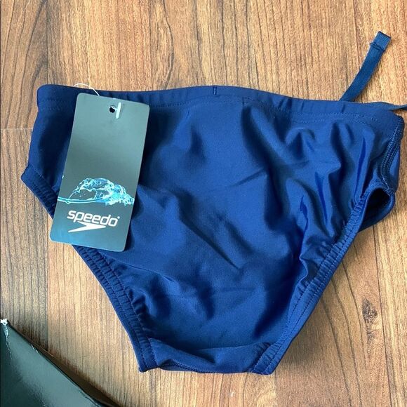 Speedo Competitive Youth ML Navy Swim Briefs Sz 24 - Picture 2 of 6